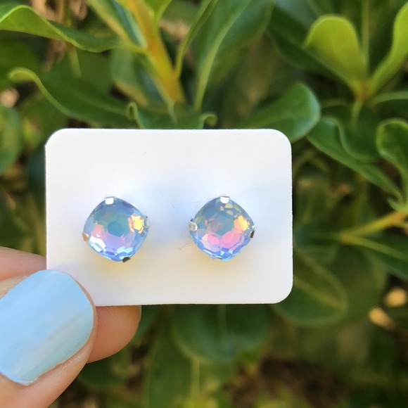 Pastel Periwinkle Aurora Borealis Opal Cushion Cut Crystal Earrings - Picture 1 of 5